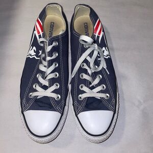 New England Patriots Converse Shoes - Mens Size 7.5/ Women’s Size 9.5